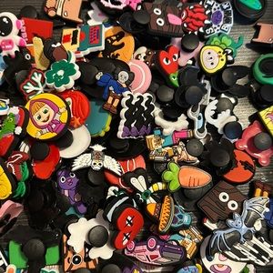 25 random croc charms